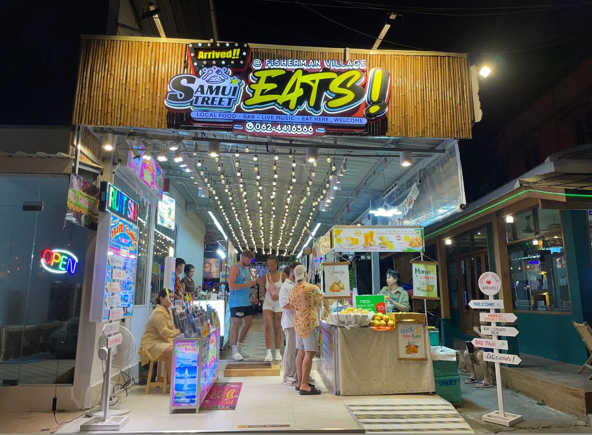 Baan Chok-Berry stand at Fishermans Village
