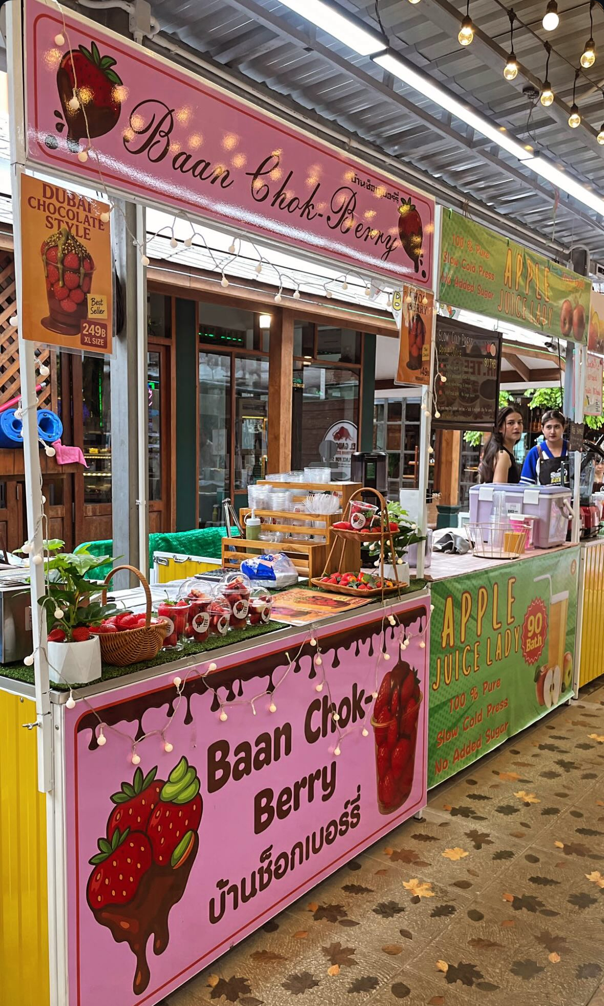 Homemade chocolate melt for Dubai strawberry cups